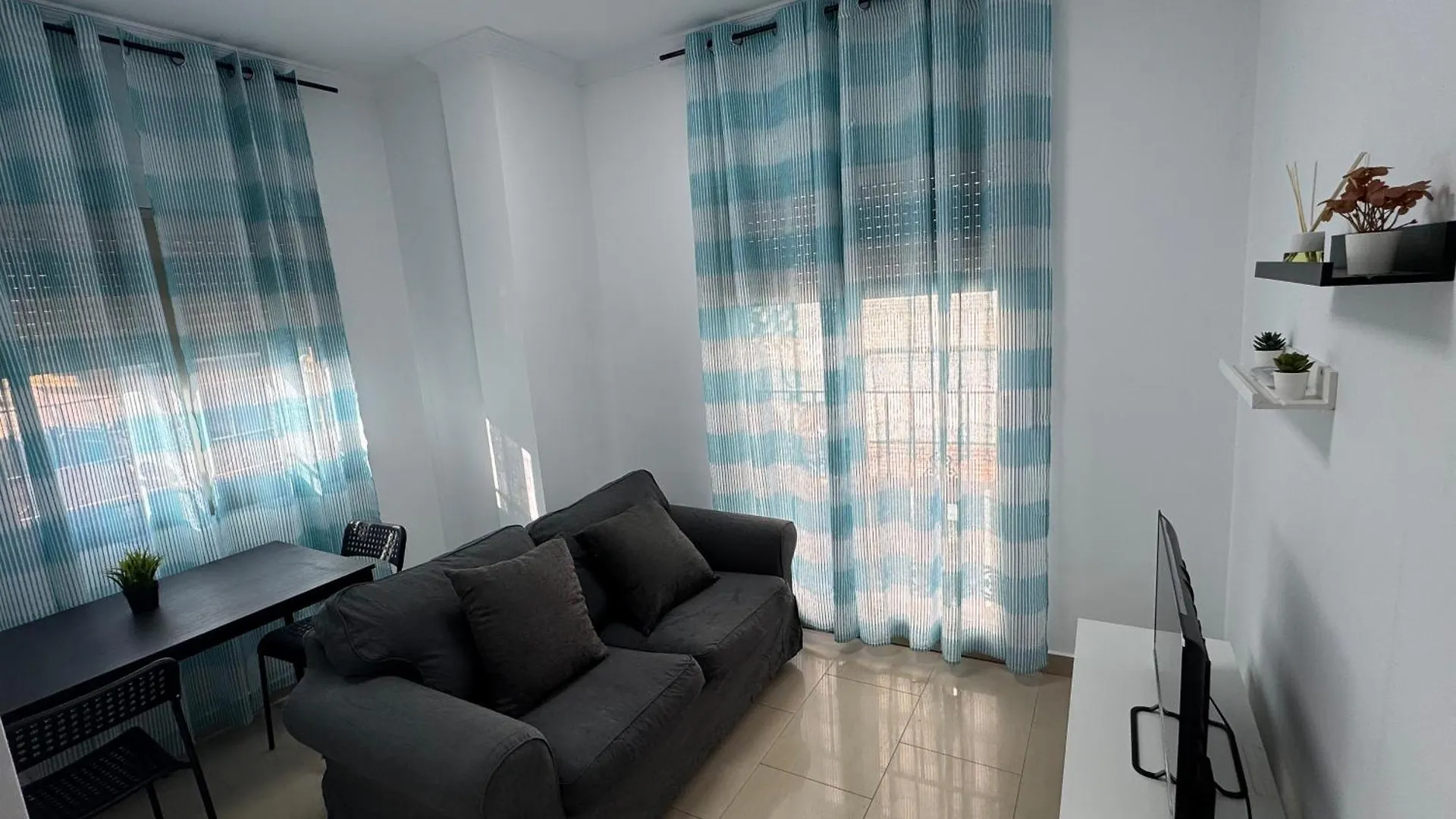 Precioso Y Luminoso Apartamento Junto Al Mar Y Playa En Garrucha 1A